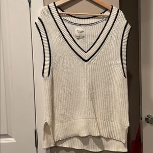 Abercrombie & Fitch Oversized Sweater Vest